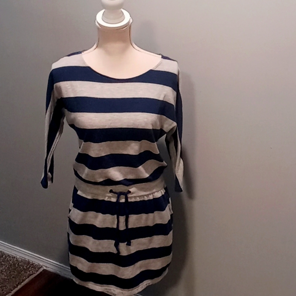 Dress - Picture 1 of 1
